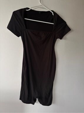 Black Square-Neck bodysuit with Short Sleeve